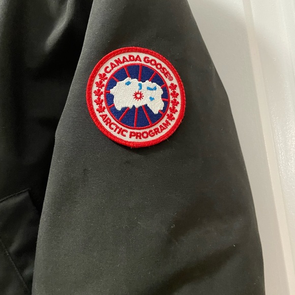 Never really worn Canada Goose Ellesmere Large - Picture 8 of 13